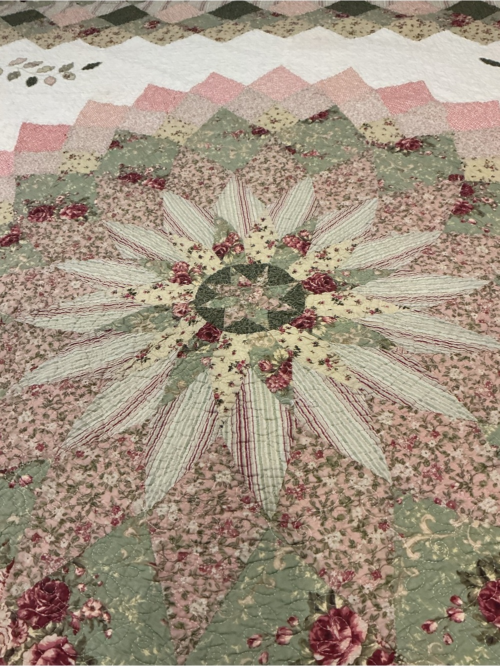 Floral Starburst Patchwork coverlet - Pink and Sage